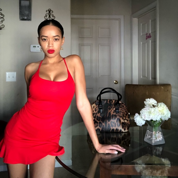 Red spaghetti strap - Picture 3 of 3